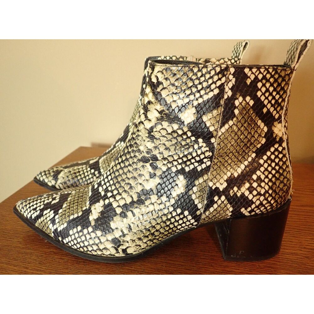 Everlane Size 8 Brown Cream Leather Snake Embossed Boots Italy Pointed Toe